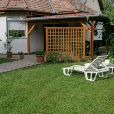 Balaton Haz Ferienhaus *